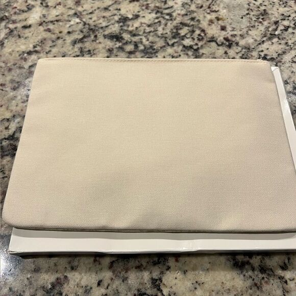 CHRISTIAN DIOR CREAM SOFT SPRING FLOWER 2024 CLUTCH BAG Limited Edition - Picture 4 of 9